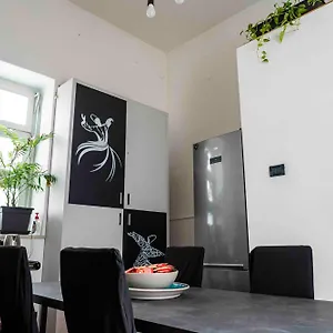 https://travellers-photo-home.palermohotels.org