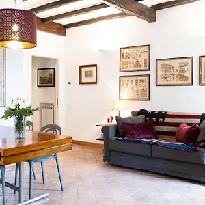 https://arc-trilussa-44.it-romehotels.com